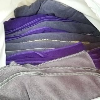 【做美容/毛巾會沾大大浸味既朋友注意】

如果你以為洗呢d毛巾只係落個洗衣粉，滴幾滴滴露就可以ko的話就大錯特錯喇😂，一d好似美容院咁既地方，毛巾成日都會沾到唔同氣味，除左需要用熱水浸之外，仲要用去油劑之類慢慢解決先得。

如果洗完仲有陣油味俾客人知道就大件事啦😱，想俾個最好既服務俾客人既話就聯絡我們得知更多吧~ 26年經驗唔係流架!

#洗衣 #洗衫 #洗衣店 #洗衣機 #油污 #去污 #美容 #美容院 #laundry